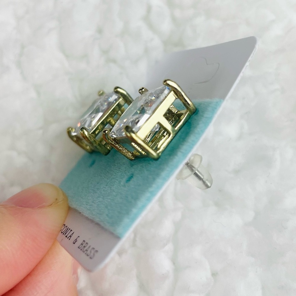 (NWT) Large Cubic Zirconia Square Princess Cut Stud Earrings - Picture 8 of 11